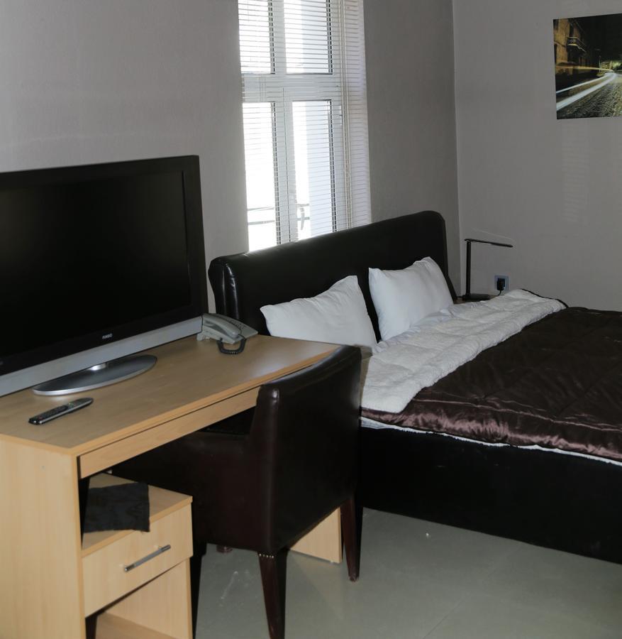 Hotel Ambasador บิโตลา ภายนอก รูปภาพ