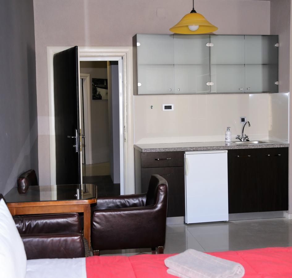 Hotel Ambasador บิโตลา ภายนอก รูปภาพ
